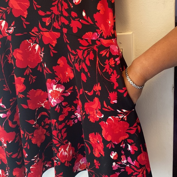 Floral A-line Sundress with pockets - Picture 6 of 6